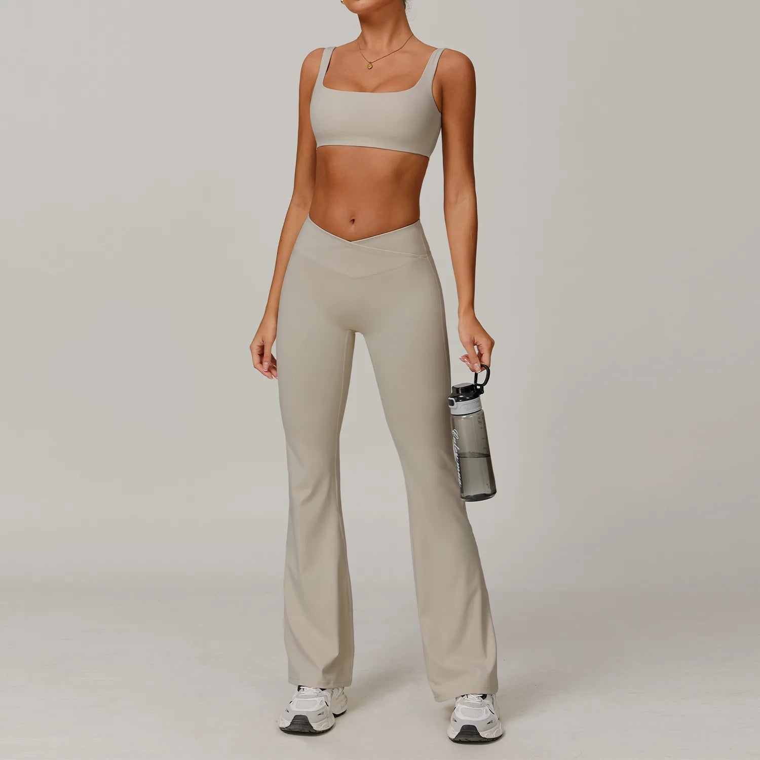 High-Quality Women’s Activewear – Mix & Match Fitness, Yoga, and Sportswear Pieces | Plus Size Running Bras, Leggings, and Workout Gym Apparel