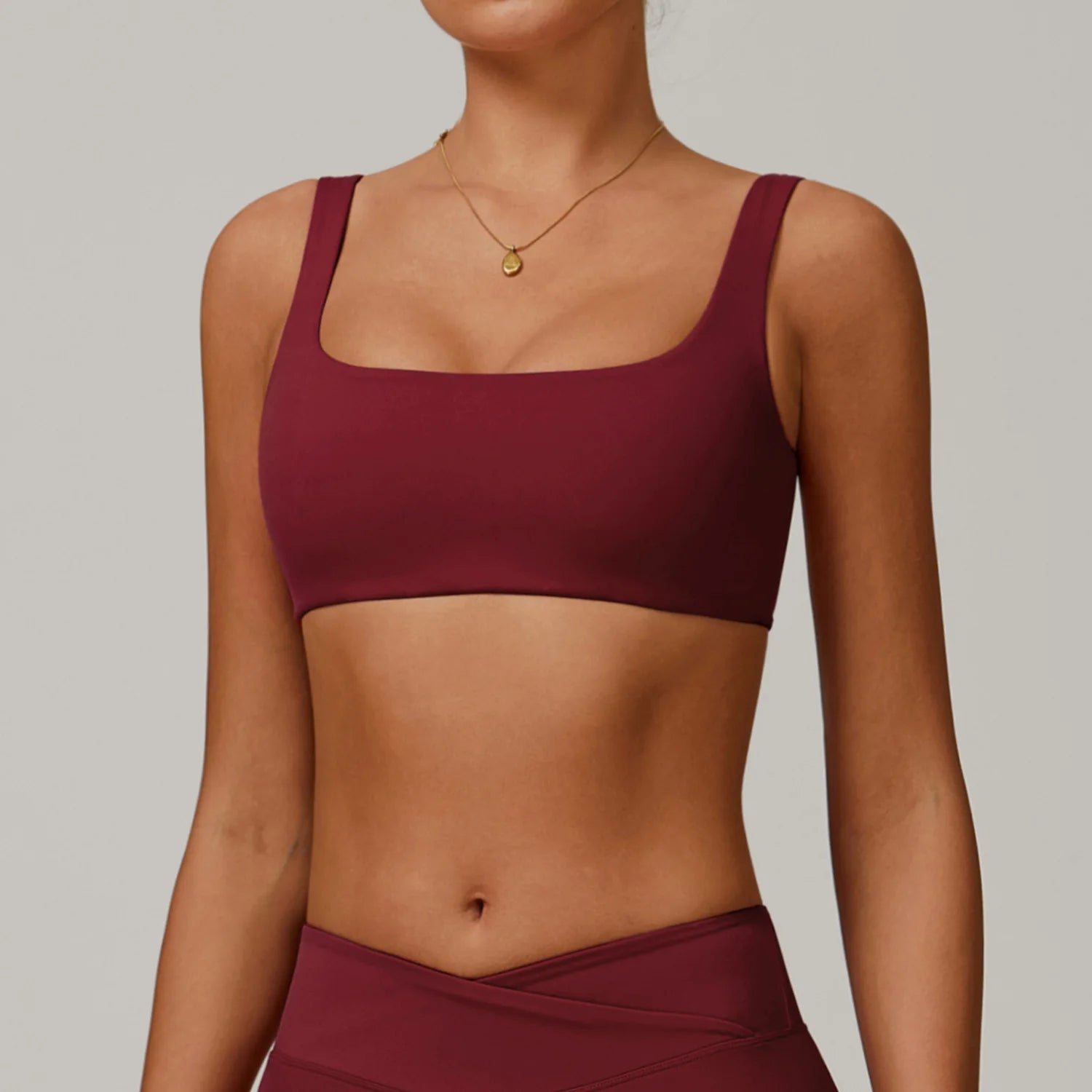 High-Quality Women’s Activewear – Mix & Match Fitness, Yoga, and Sportswear Pieces | Plus Size Running Bras, Leggings, and Workout Gym Apparel