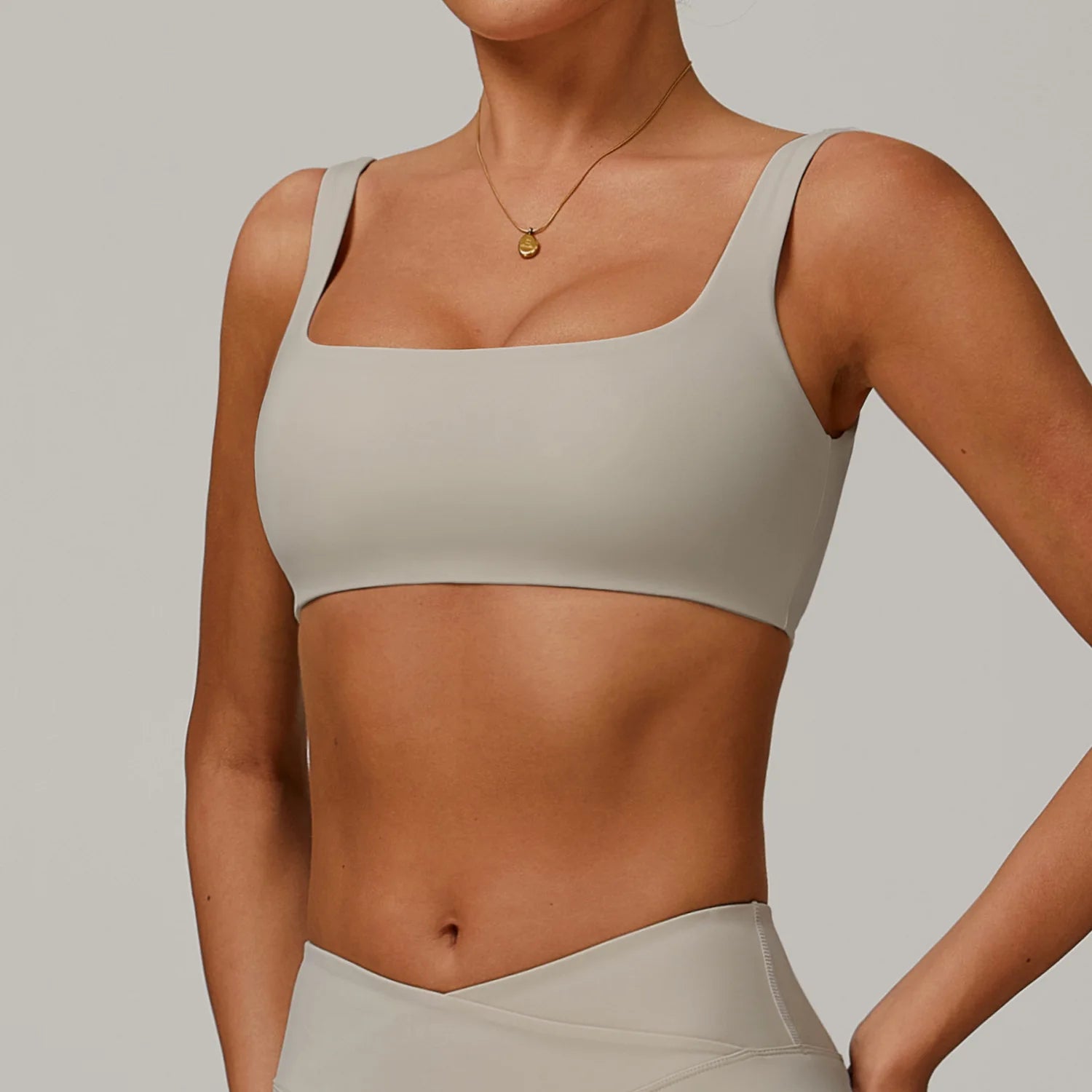 High-Quality Women’s Activewear – Mix & Match Fitness, Yoga, and Sportswear Pieces | Plus Size Running Bras, Leggings, and Workout Gym Apparel